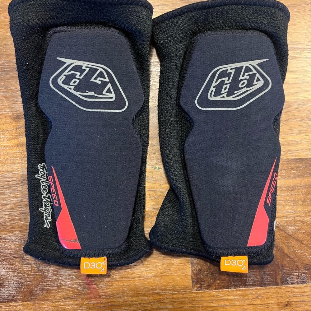 Troy Lee Design Speed knee pads
